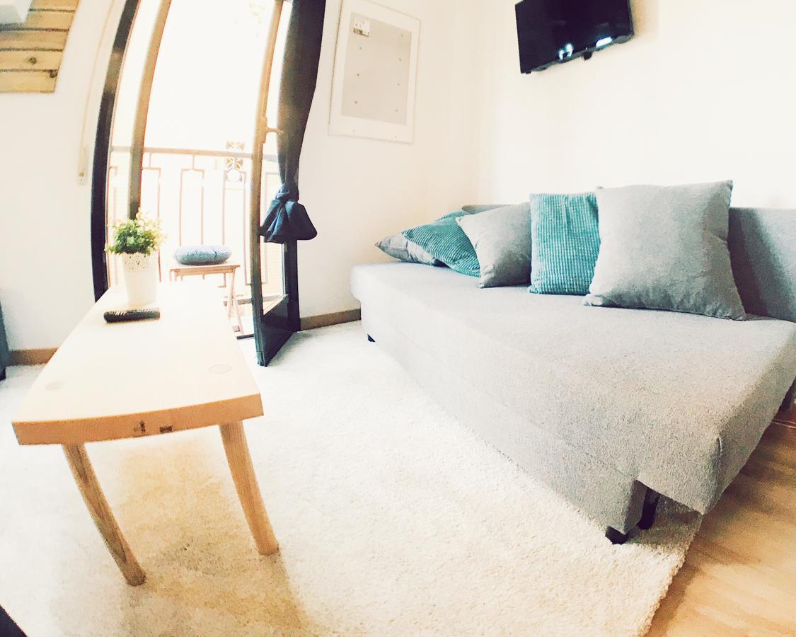 Lollipop Flats City Center Foxy Apartment *