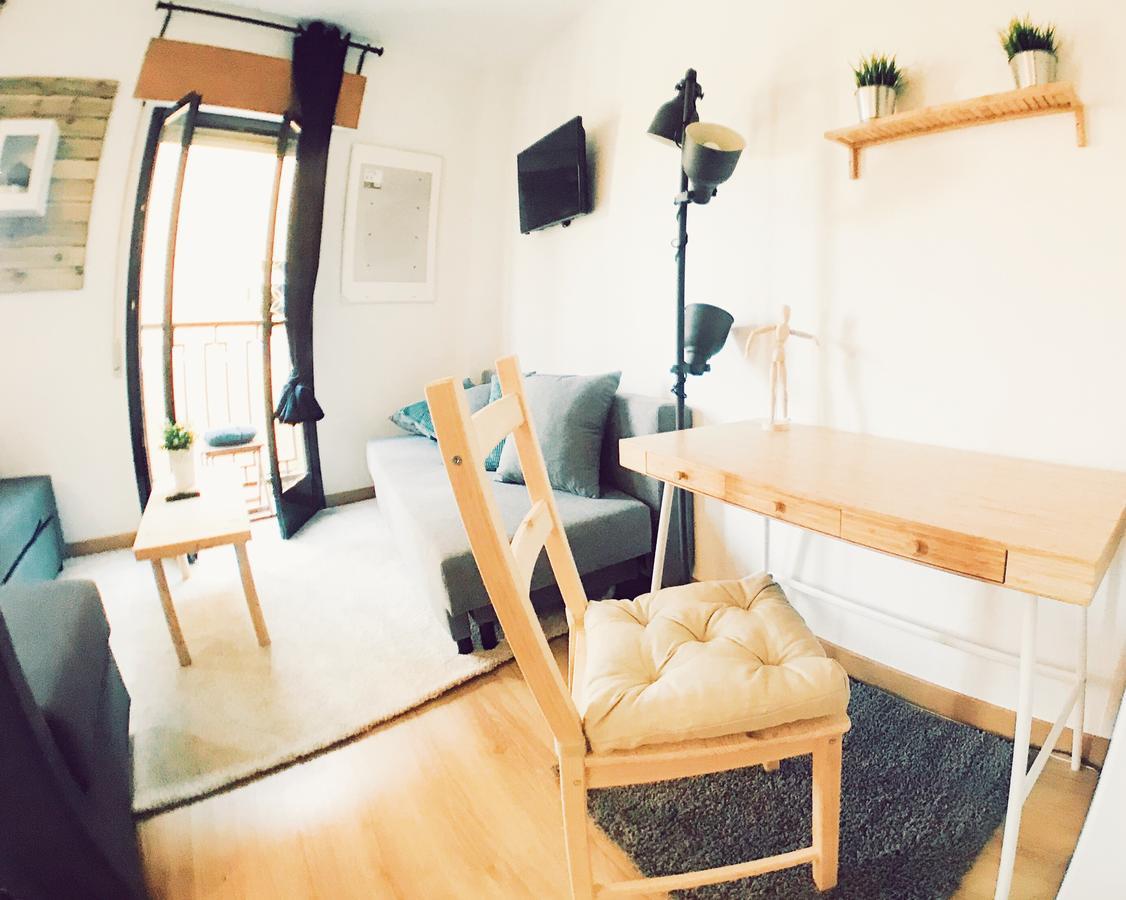 Lollipop Flats City Center Foxy Apartment *